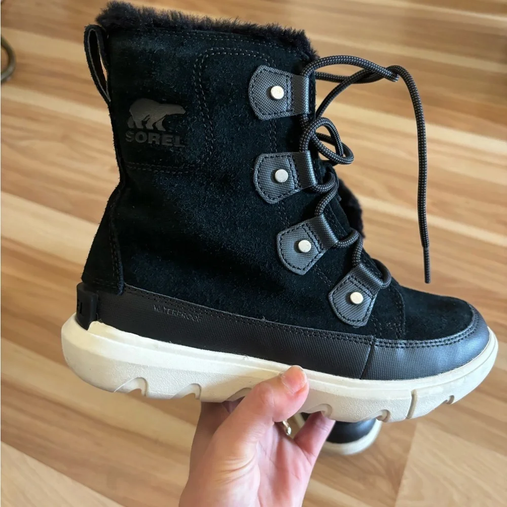 Sorel Explorer Next Joan Waterproof Boot in Black/Fawn Size 6